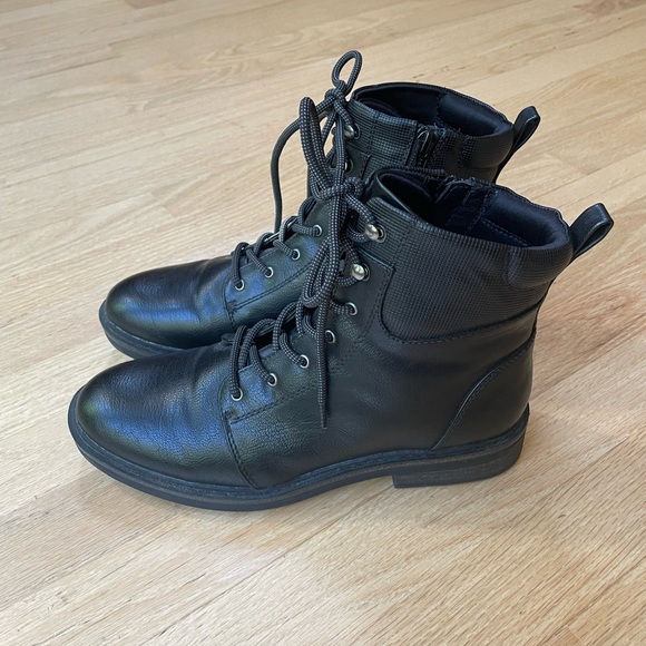 Baretraps Aimee Black Combat Boots Size 9.5 in Excellent Condition - Picture 3 of 11